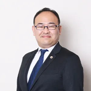 杉本隼与 弁護士